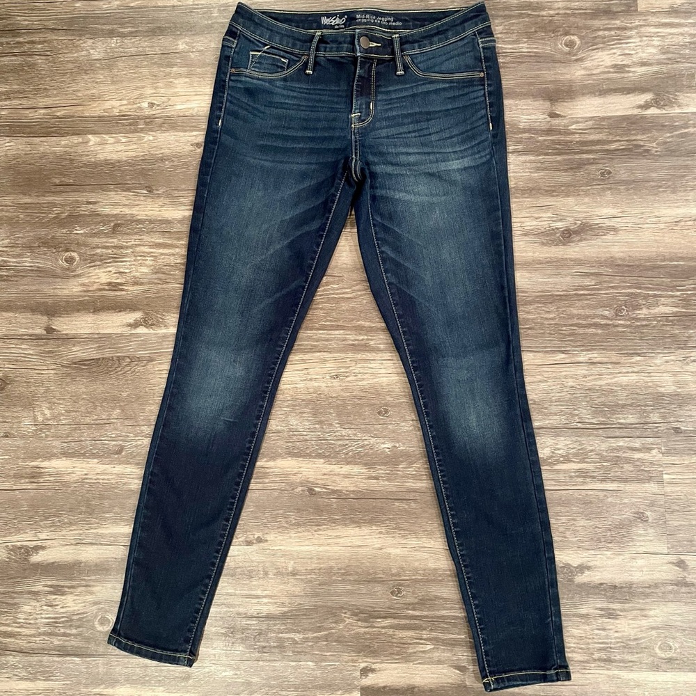 Mossimo Mid Rise Dark Wash Jeggings - Size 4 - LIKE NEW!